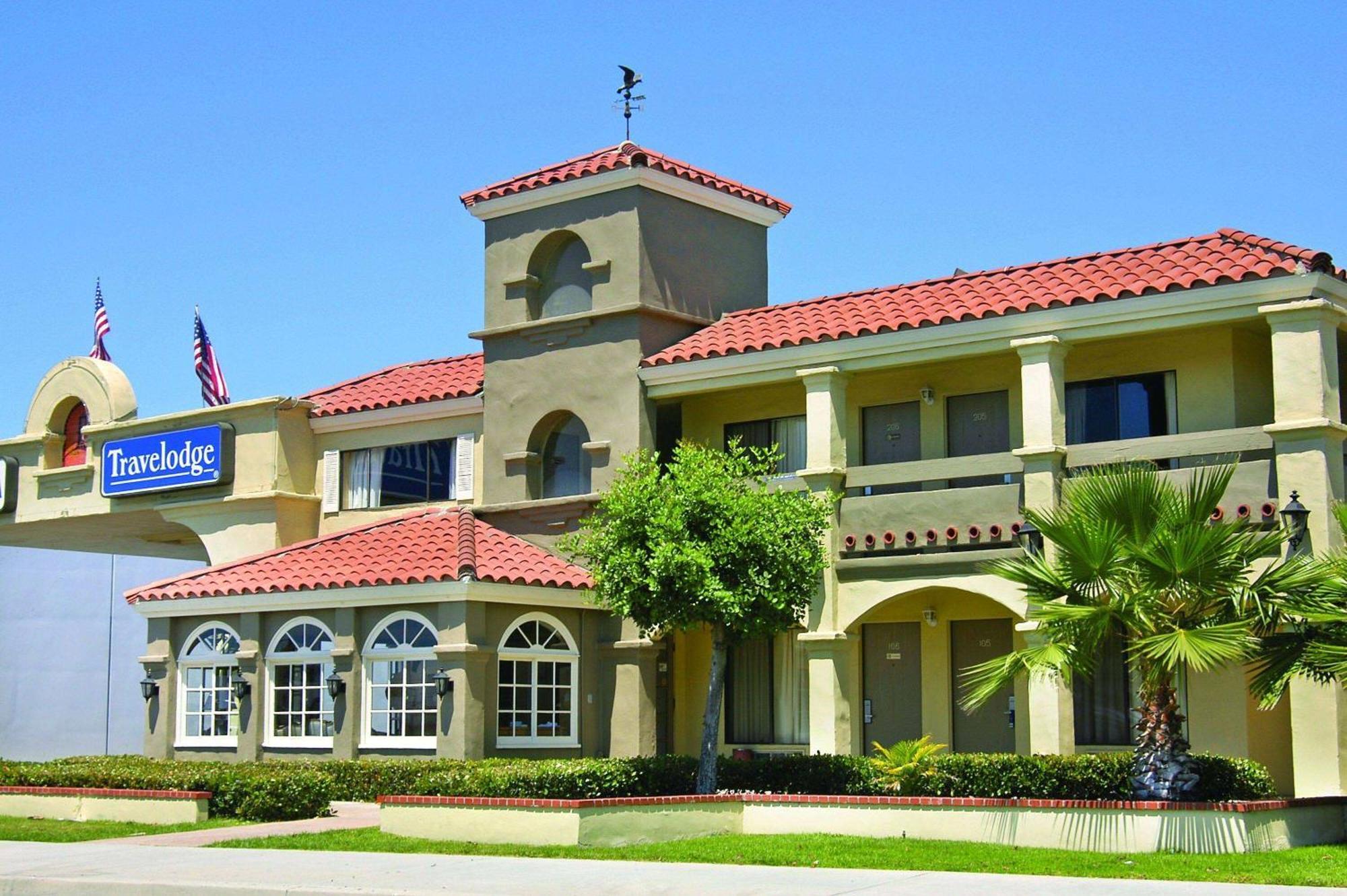 Travelodge By Wyndham Costa Mesa Newport Beach Hacienda Exterior foto