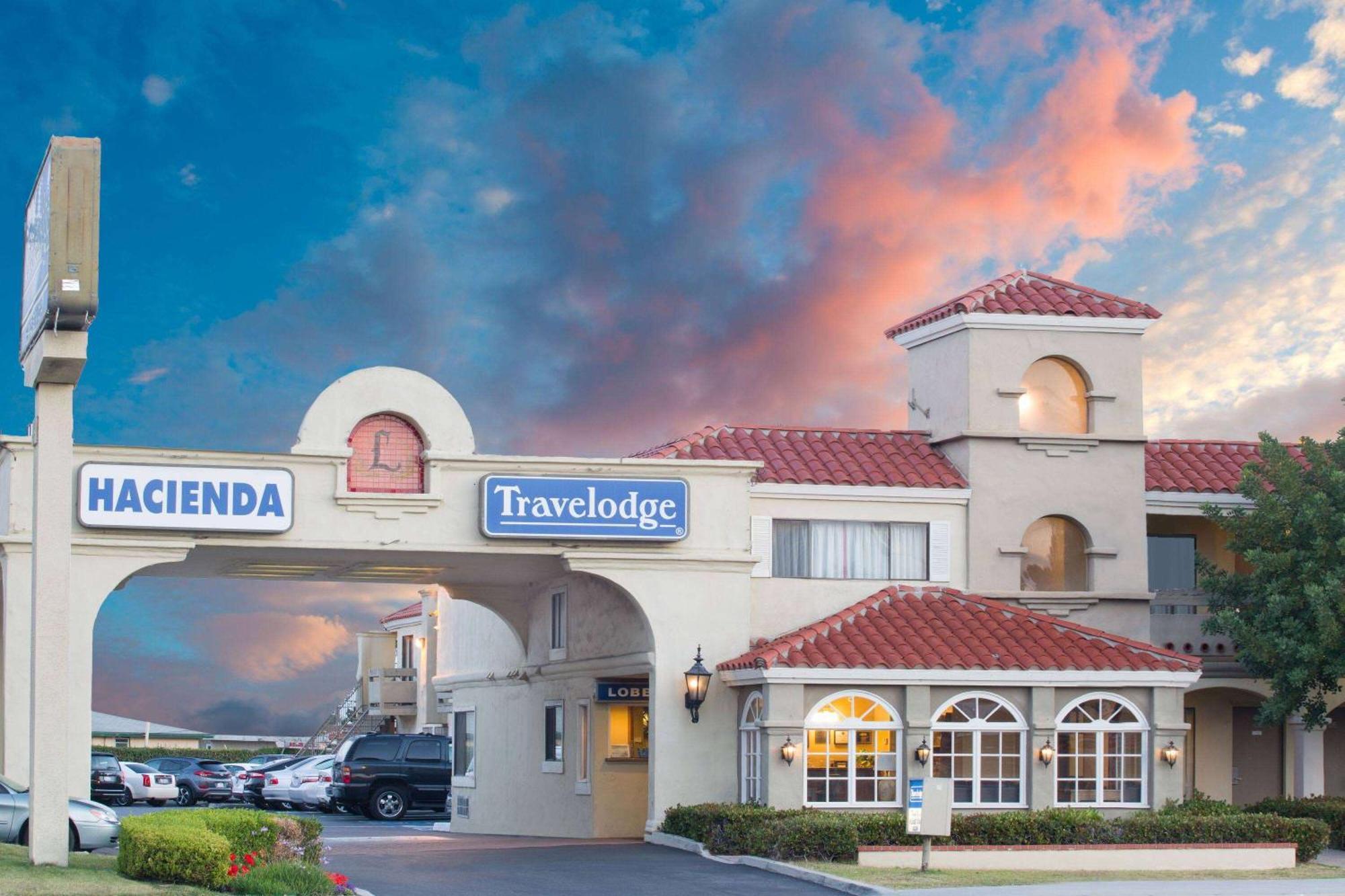Travelodge By Wyndham Costa Mesa Newport Beach Hacienda Exterior foto